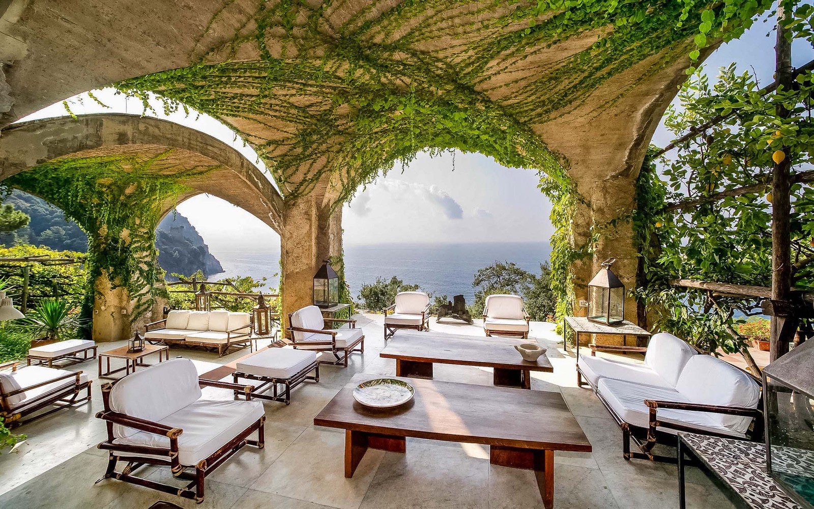 Вид с террасы виллы DLI 0025