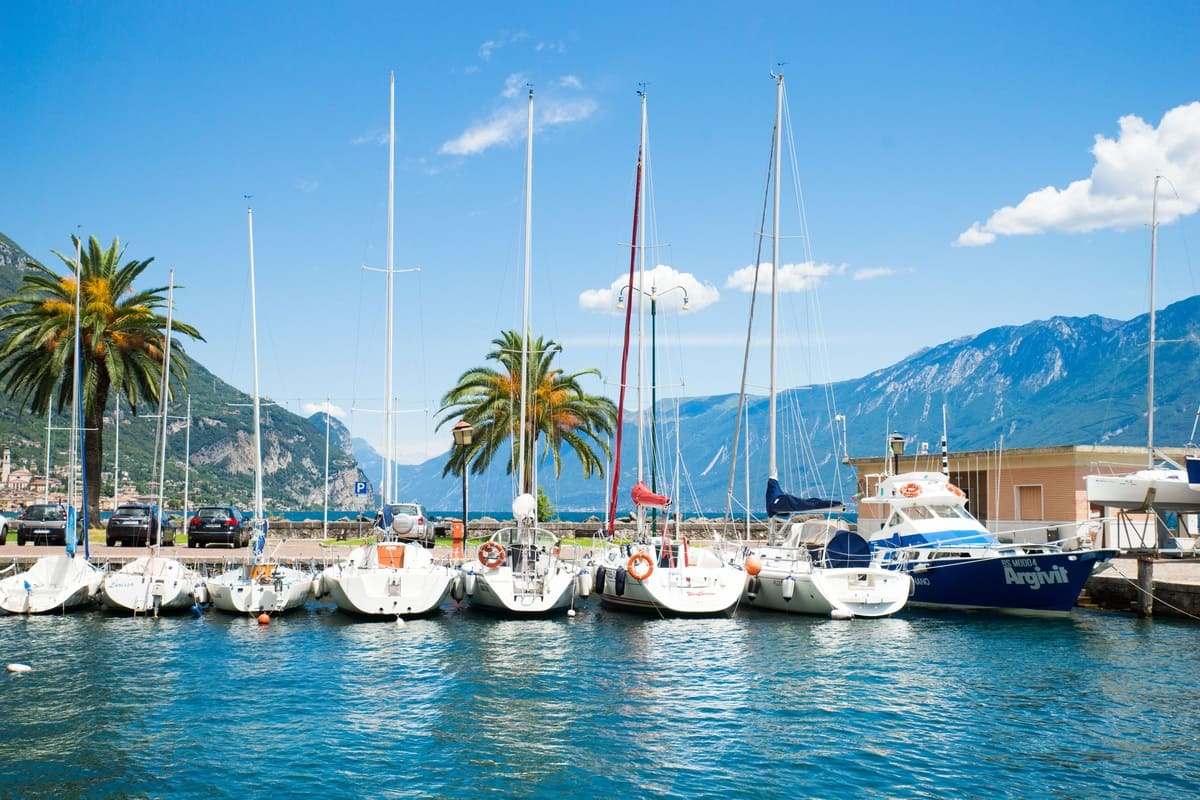There are a lot of sailing clubs and schools in Riva
