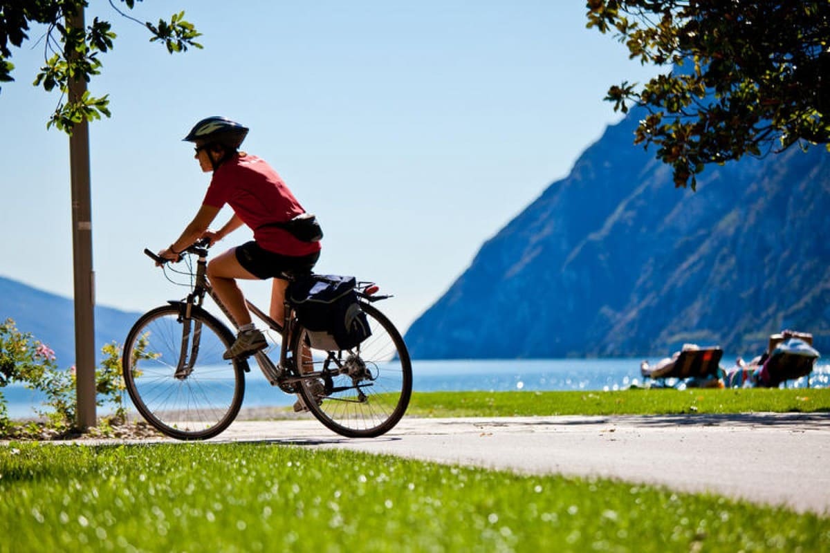 Город оснащен велодорожками