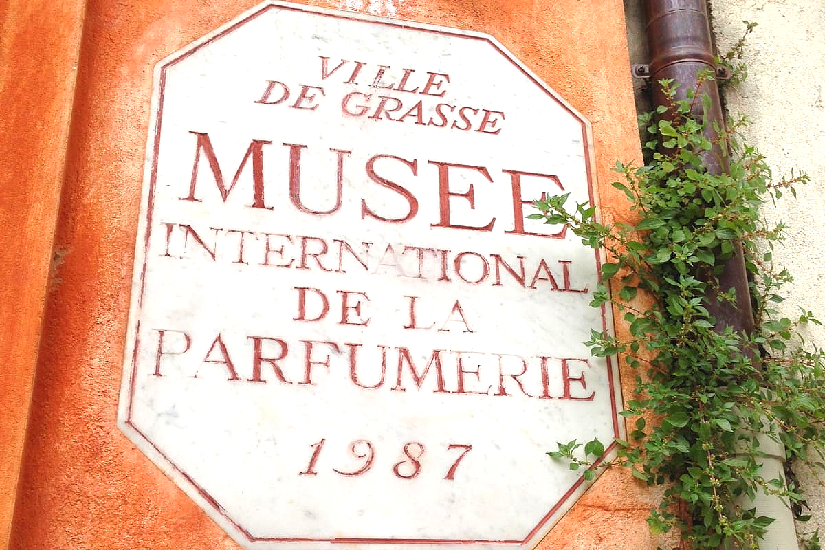 The Perfumes of Grasse How to create your own fragrance in the world’s ...