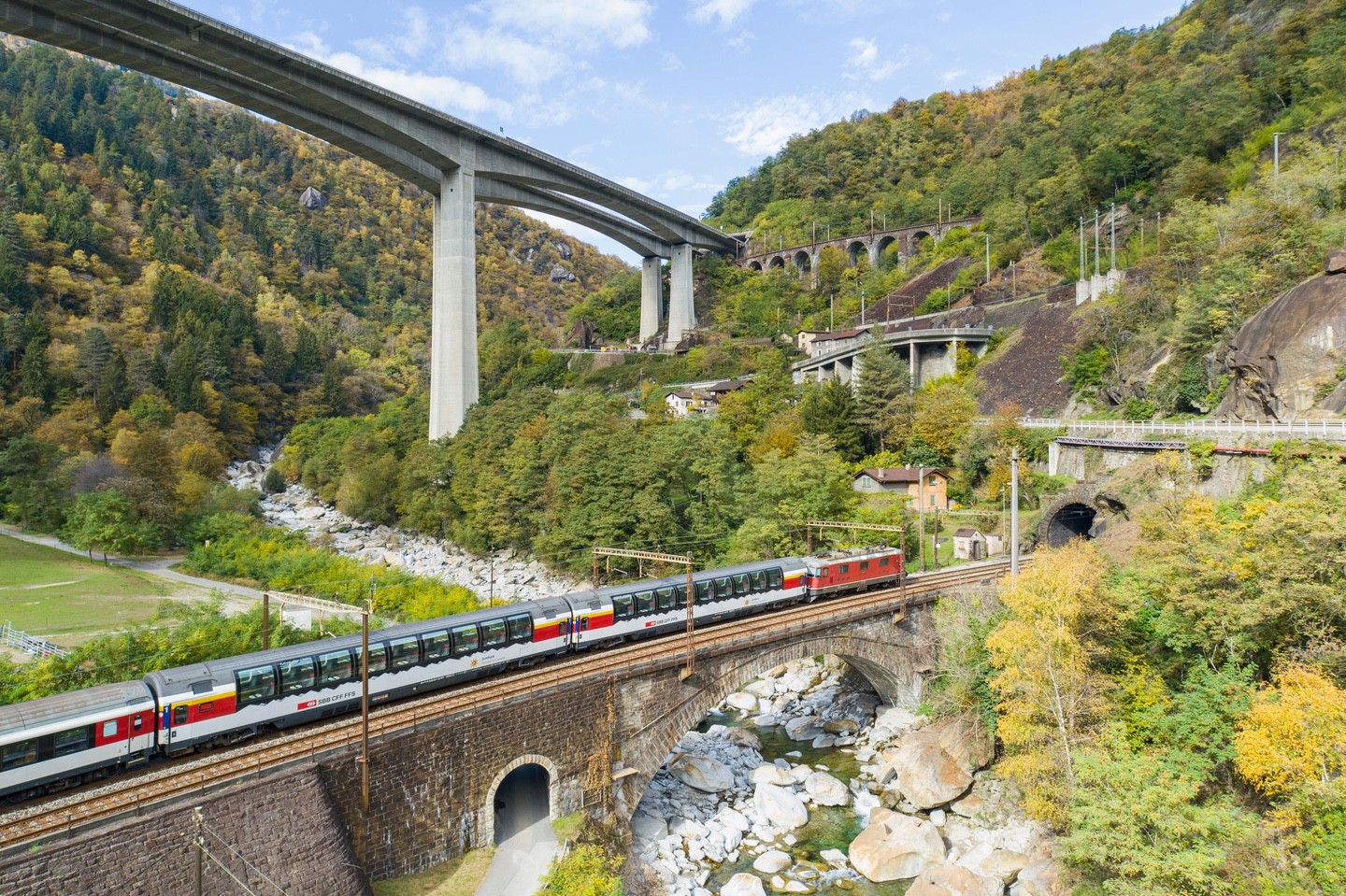 Gotthard Panorama Express